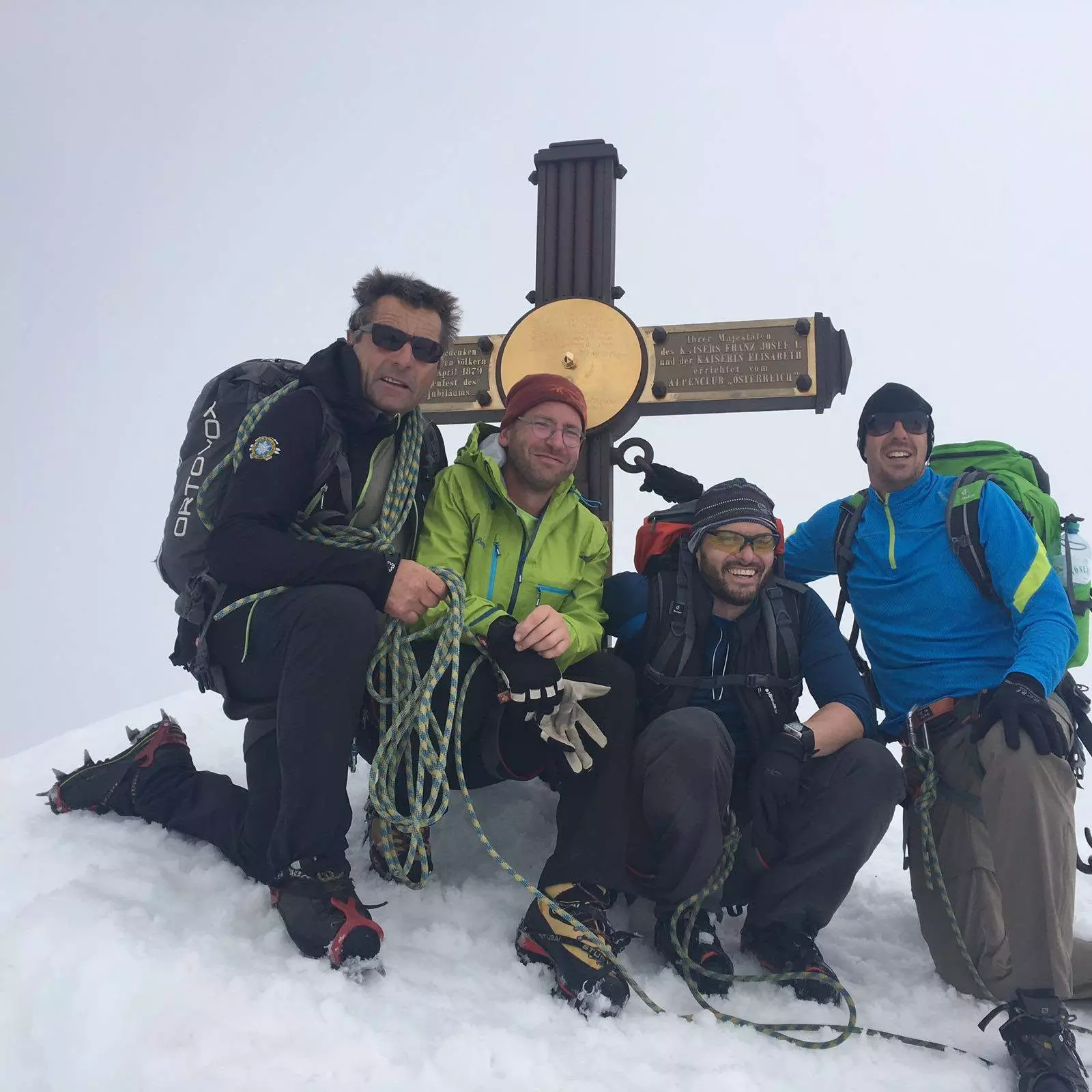 Führungskraft unter Druck am Großglockner als Sinnbild für Leistungsdruck