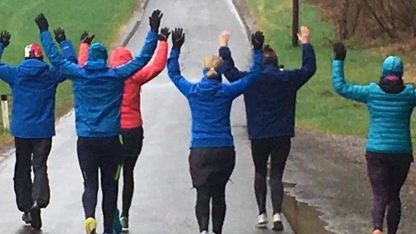 Alphalauf kombiniert mit Coaching für nachhaltige Veränderung. Alphalauf kombiniert mit Coaching für nachhaltige Veränderung.